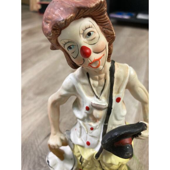 Vintage Porcelain Clown Figurine 9.5" Holding Umbrella & Hat Whimsical Decor - Picture 3 of 10